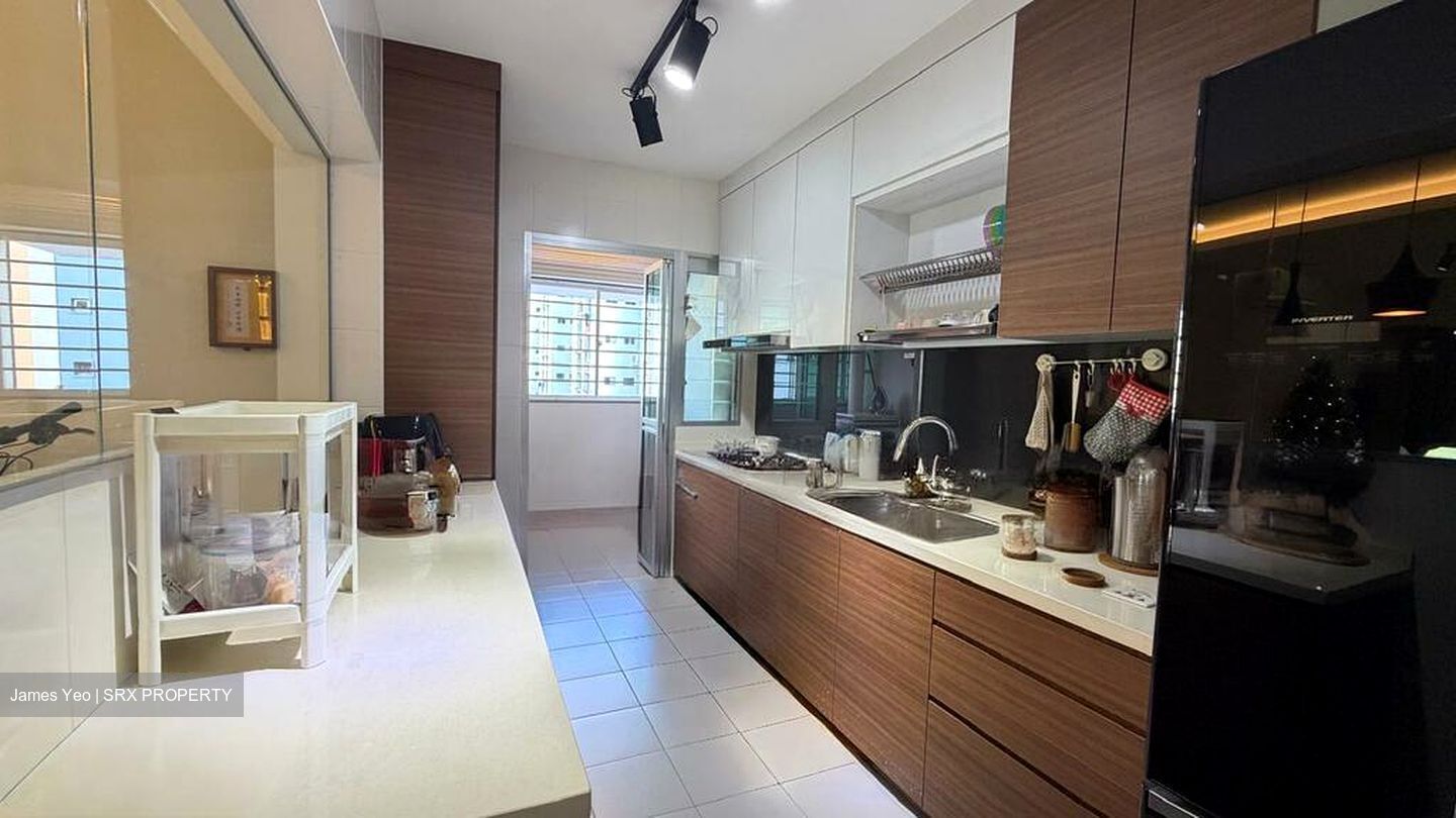 Blk 428B Floral Spring @ Yishun (Yishun), HDB 5 Rooms #514264181